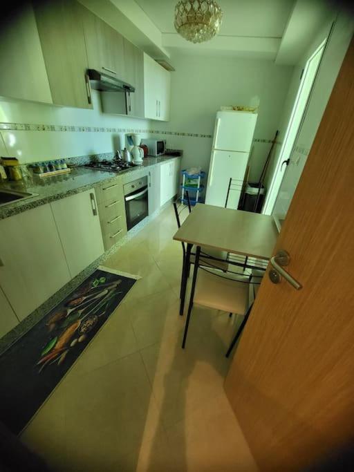 Rare Appartement De Vacances Tangier Exterior photo
